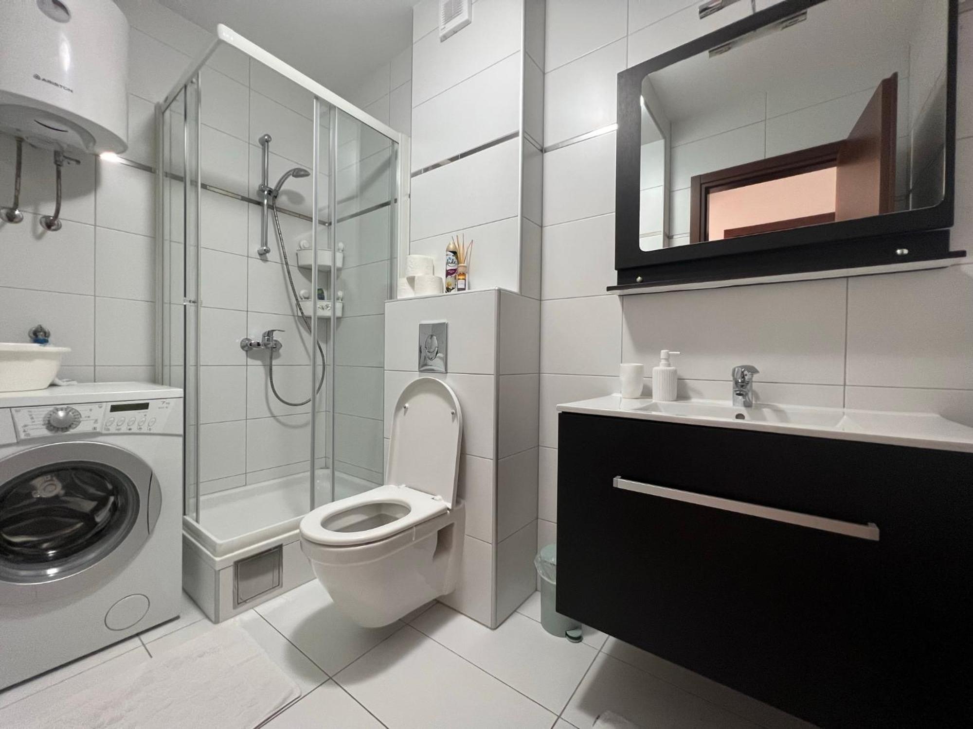 Apartment Lucija - Cozy Flat In The City Center With A Sea View & Parking Makarska Exterior foto